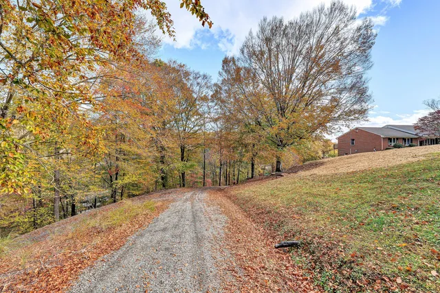 $888,000 | 2228 Thomason Lane, Goodview, VA 24095