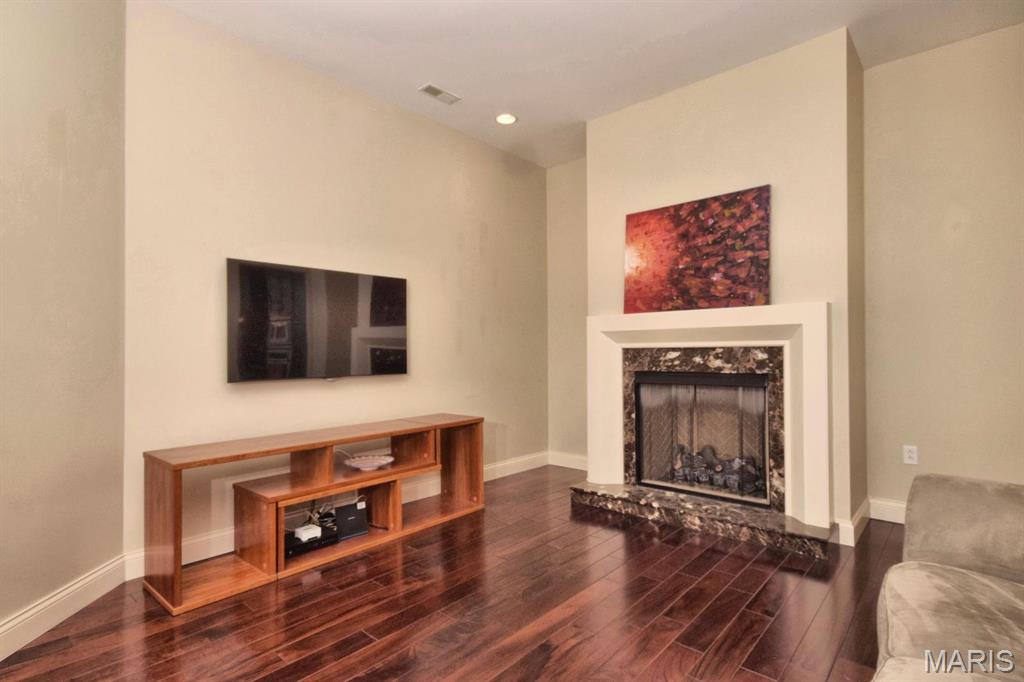 6451 Clayton Road, Unit 303 St. Louis, MO 63117 - Photo 8 of 18