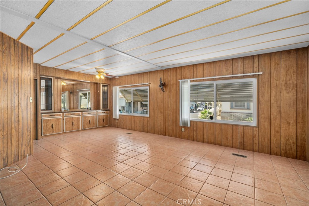 2744 West Rialto Avenue, Unit 22 Rialto, CA 92376 - Photo 3 of 24