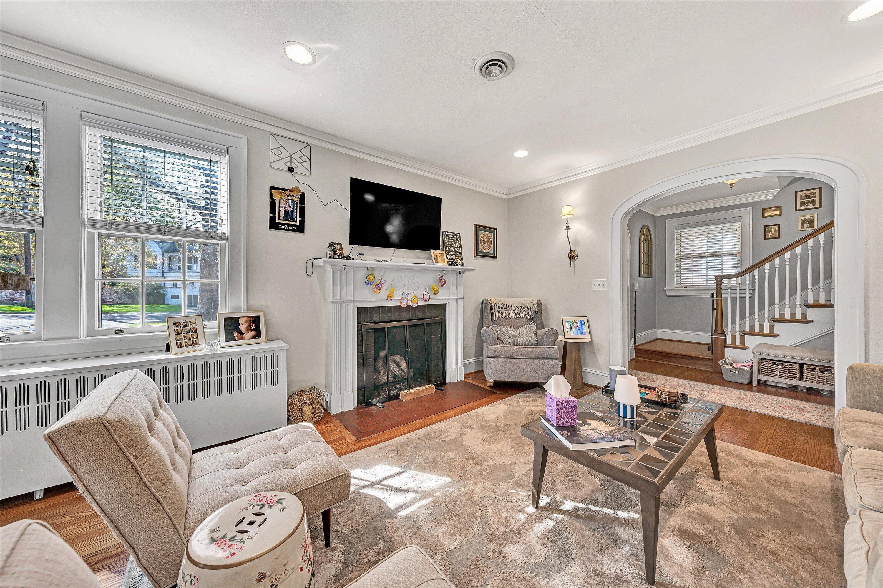 3207 White Oak Road Southwest Roanoke, VA 24014 - Photo 5 of 48 09-DSC00007