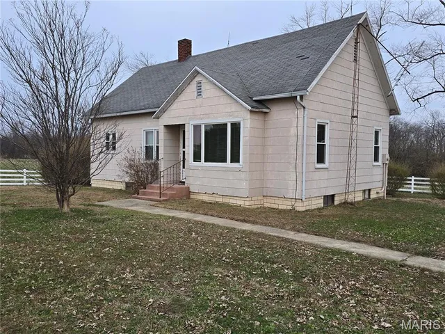 $80,000 | 19128 Co Highway 24, Centralia, IL 62801