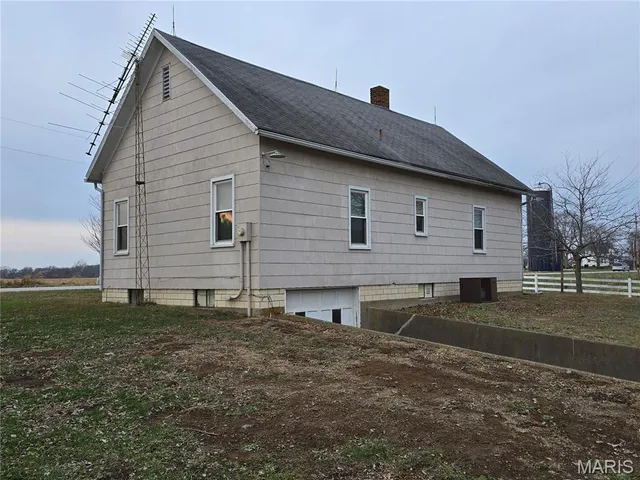 $80,000 | 19128 Co Highway 24, Centralia, IL 62801