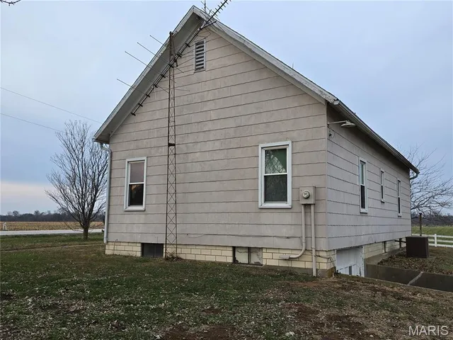 $80,000 | 19128 Co Highway 24, Centralia, IL 62801