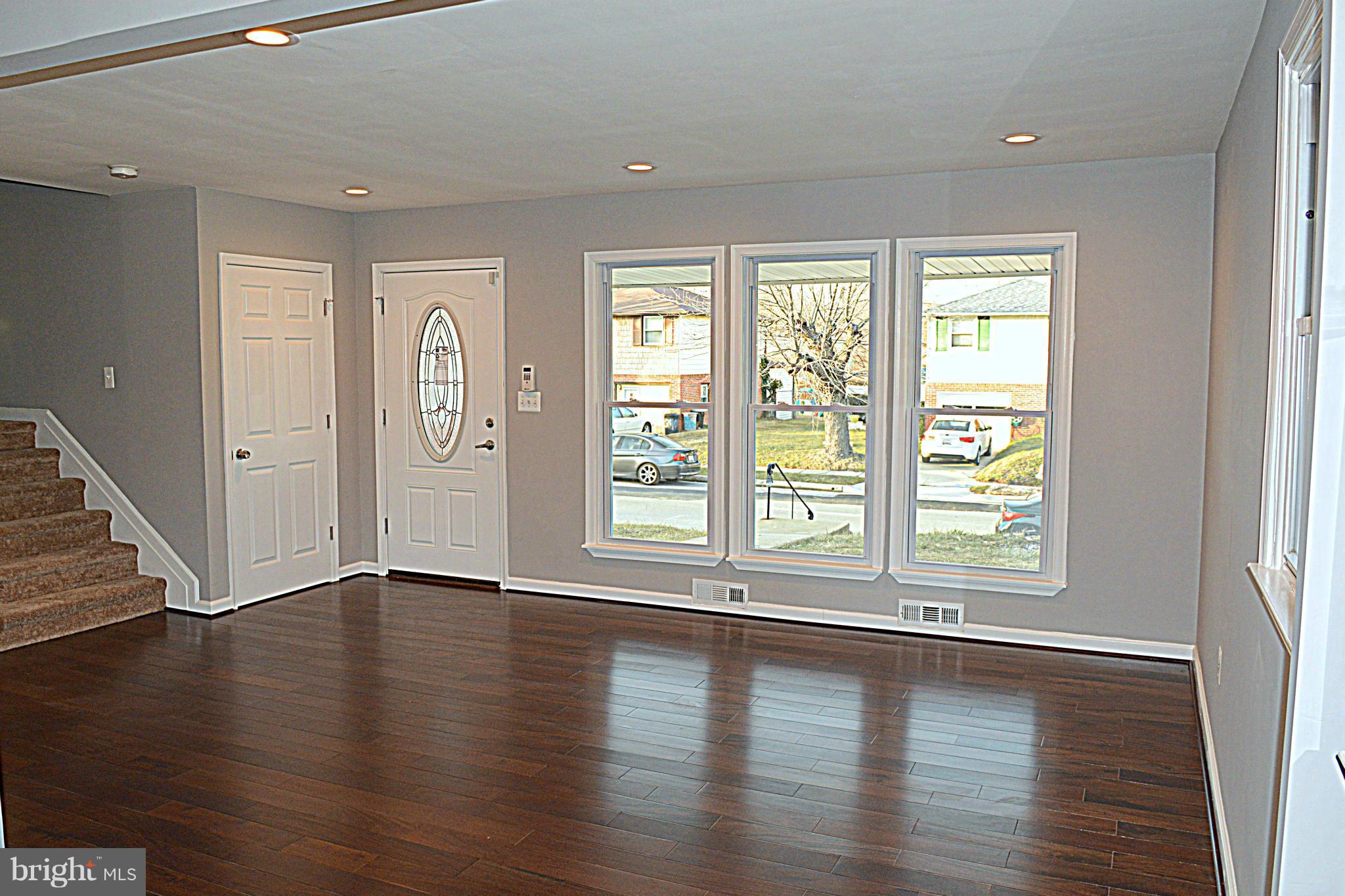 3403 Ripple Road Baltimore, MD 21244 - Photo 3 of 22 Living Room