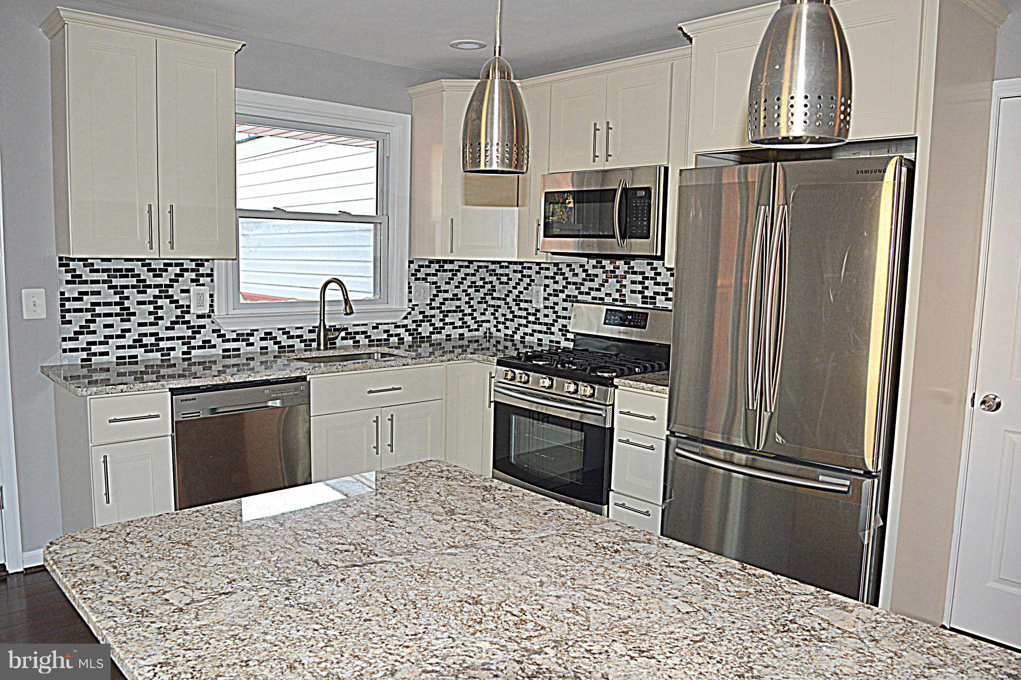 3403 Ripple Road Baltimore, MD 21244 - Photo 5 of 22 Kitchen