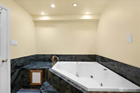 $1,525,000 | 14303 102nd Avenue Northeast, Kirkland, WA 98034