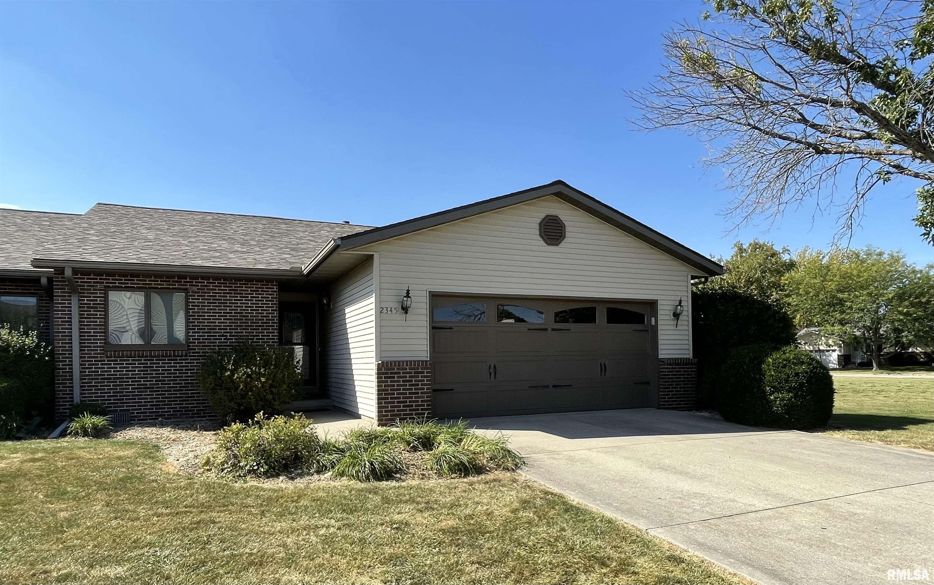 2345 Railsplitter Avenue Lincoln, IL 62656 - Photo 1 of 19 Gallery Image 1