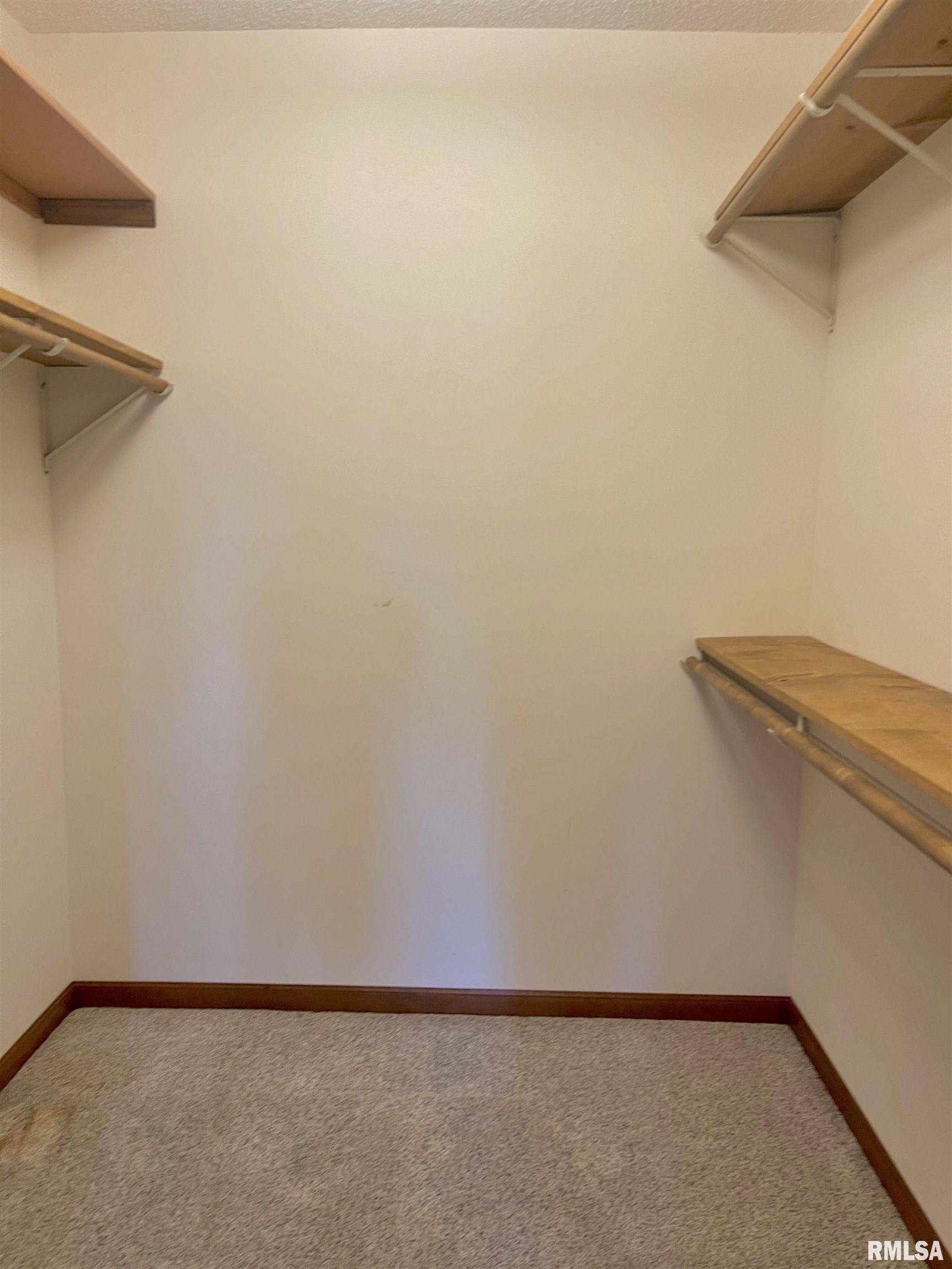2345 Railsplitter Avenue Lincoln, IL 62656 - Photo 11 of 19 Gallery Image 11