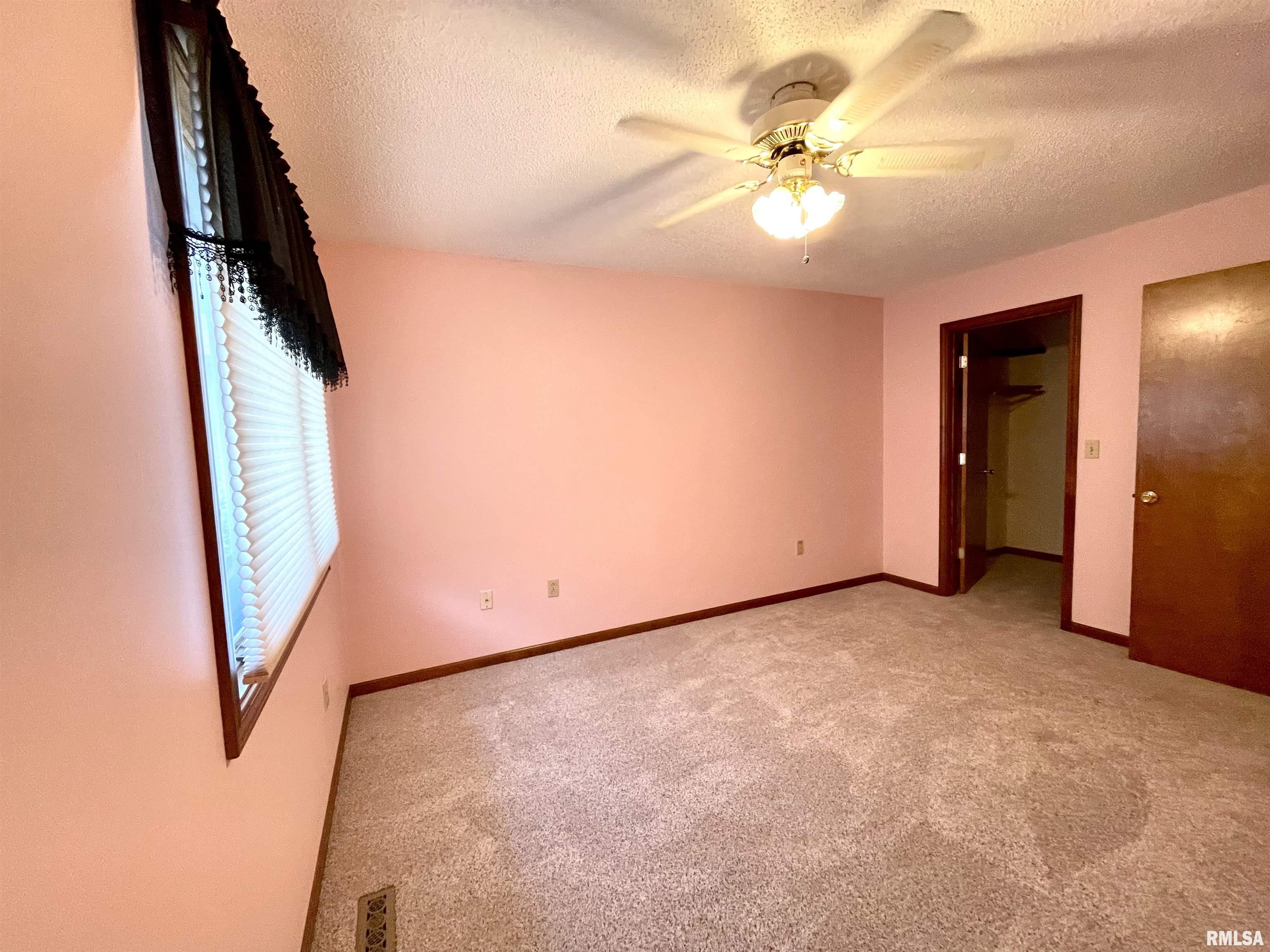 2345 Railsplitter Avenue Lincoln, IL 62656 - Photo 12 of 19 Gallery Image 12