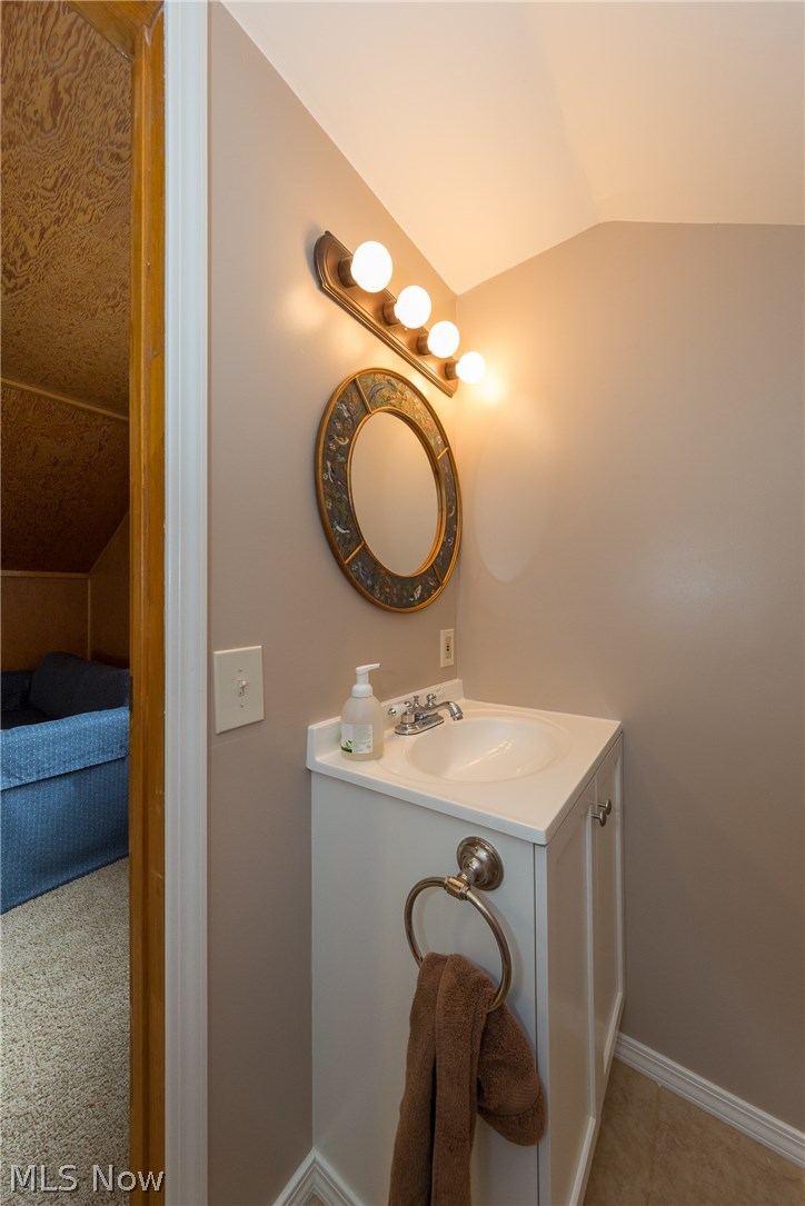 4146 Stilmore Road Cleveland, OH 44121 - Photo 26 of 34