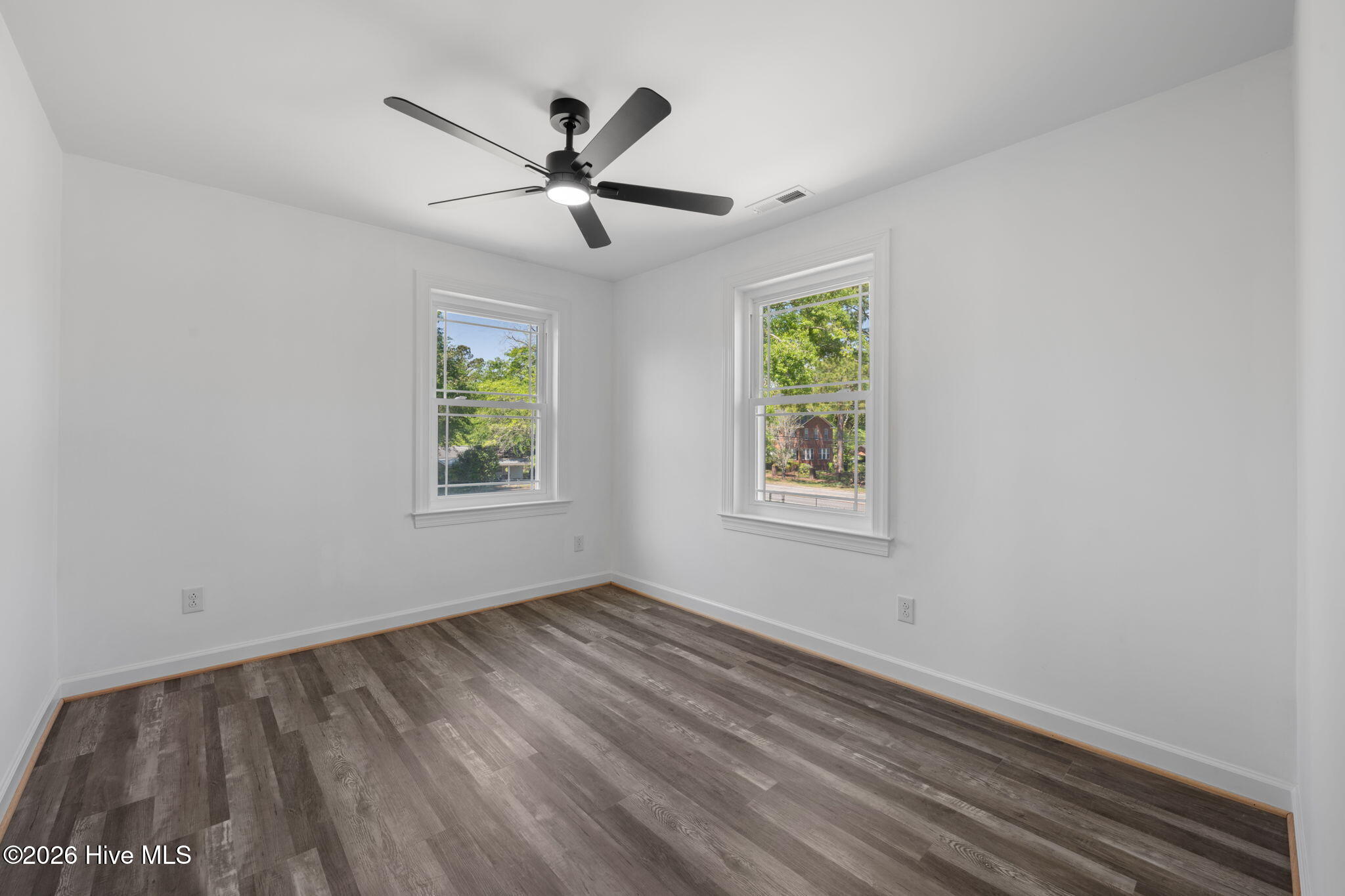 1514 Rhem Avenue New Bern, NC 28560 - Photo 27 of 41 24-web-or-mls-DSC_0084