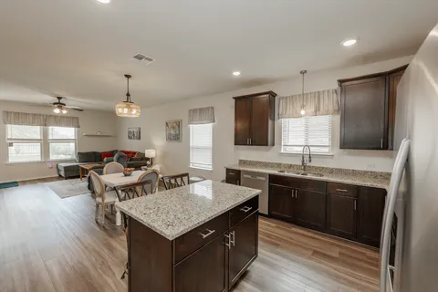 $325,000 | 125 Janice Road, Taylor, TX 76574