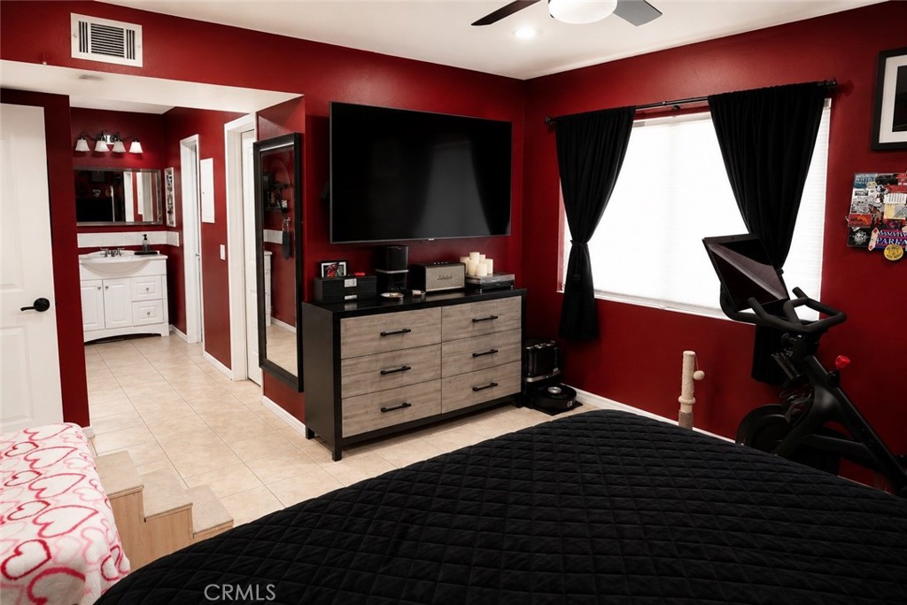 33 Town And Country Road Pomona, CA 91766 - Photo 9 of 9