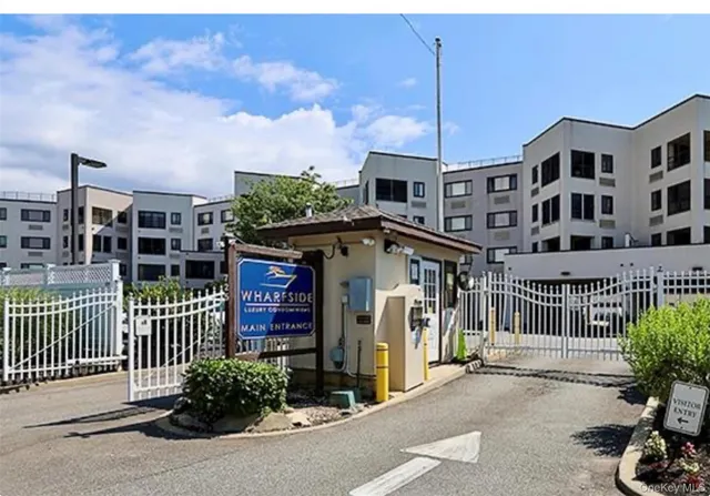 $349,000 | 725 Miller Avenue, Unit 117, Freeport, NY 11520