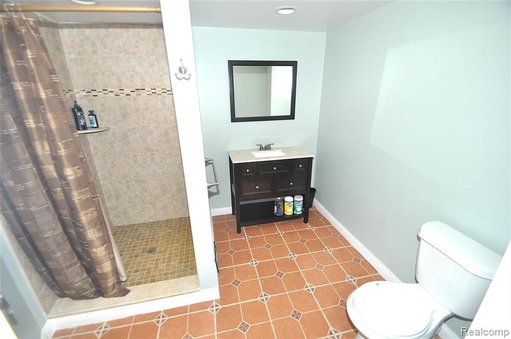 4540 Valley View Point Rochester, MI 48306 - Photo 40 of 54