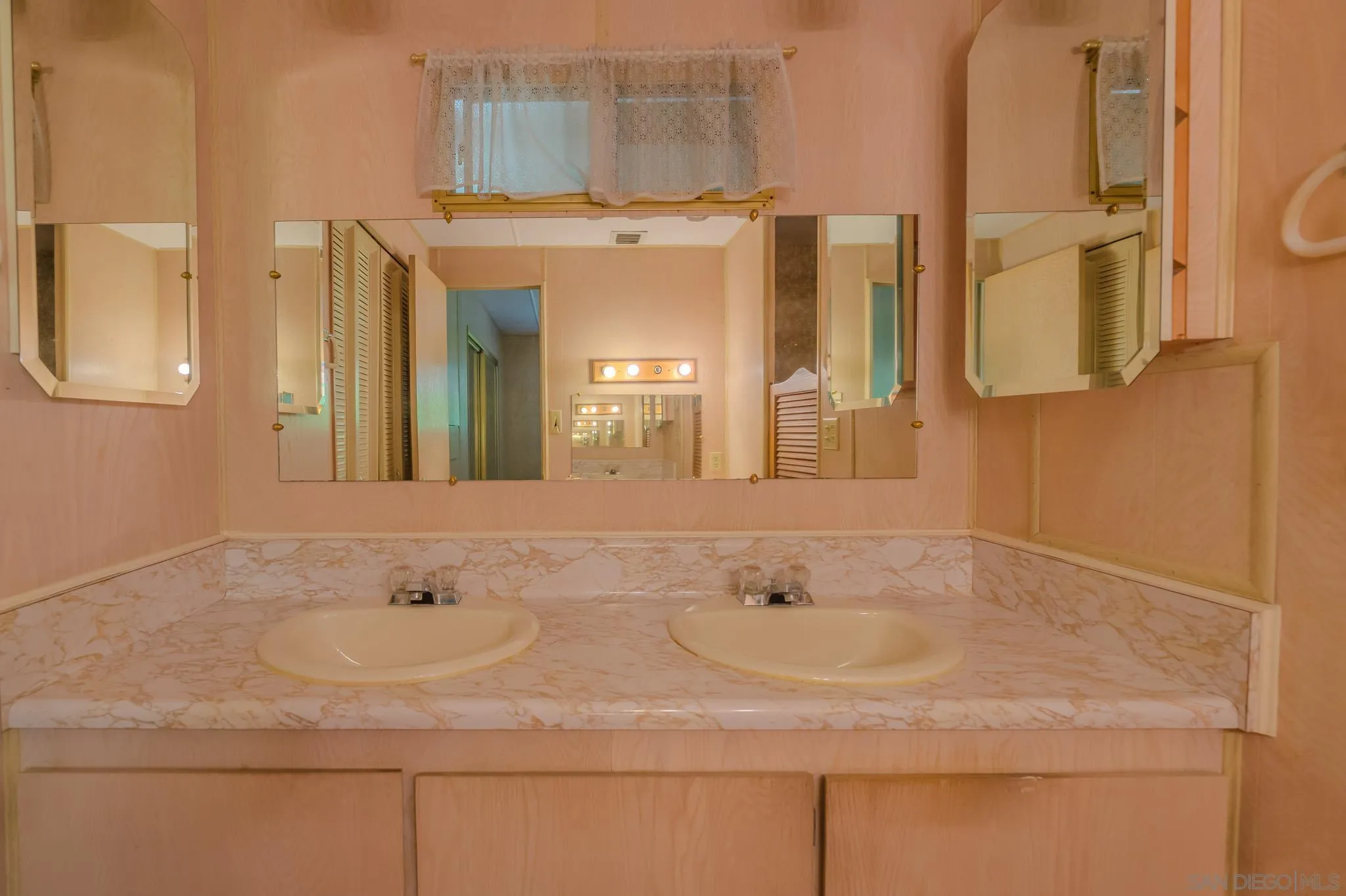 28890 Lilac Road, Unit 19 Valley Center, CA 92082 - Photo 10 of 19 Gallery Image 10