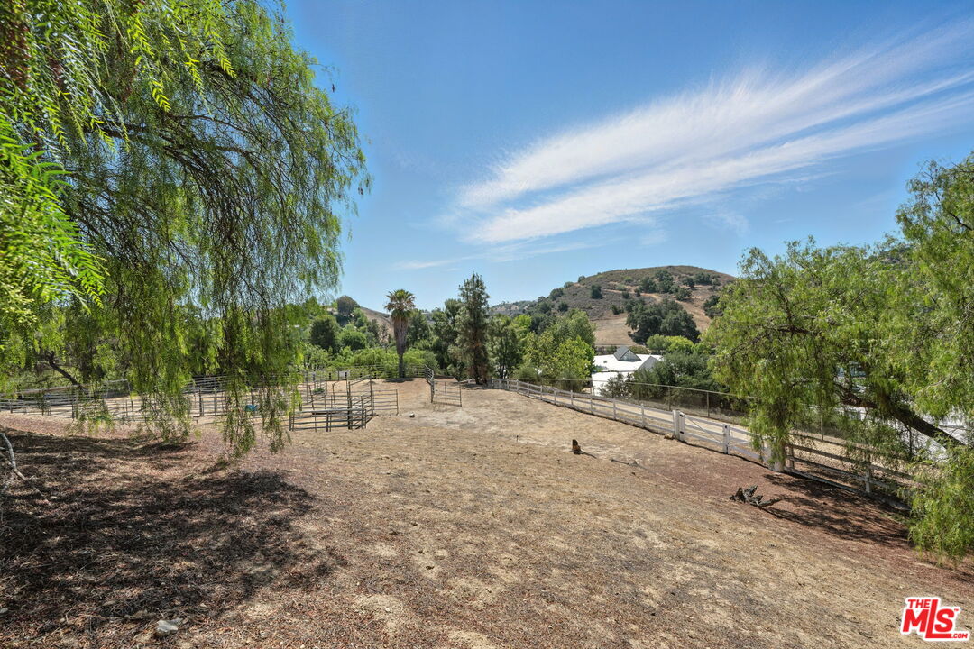 24926 Jim Bridger Road Hidden Hills, CA 91302 - Photo 4 of 26