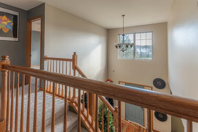 a view of entryway and workspace