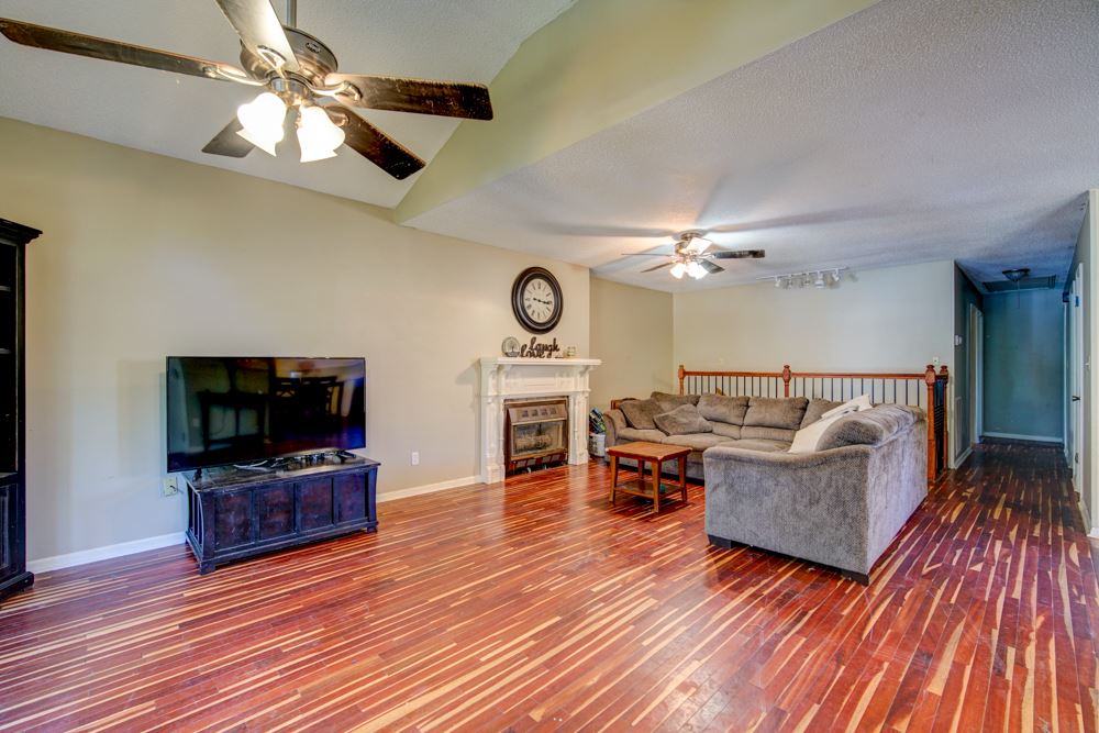 143 Holly Drive Inman, SC 29349 - Photo 13 of 36 Gallery Image 13