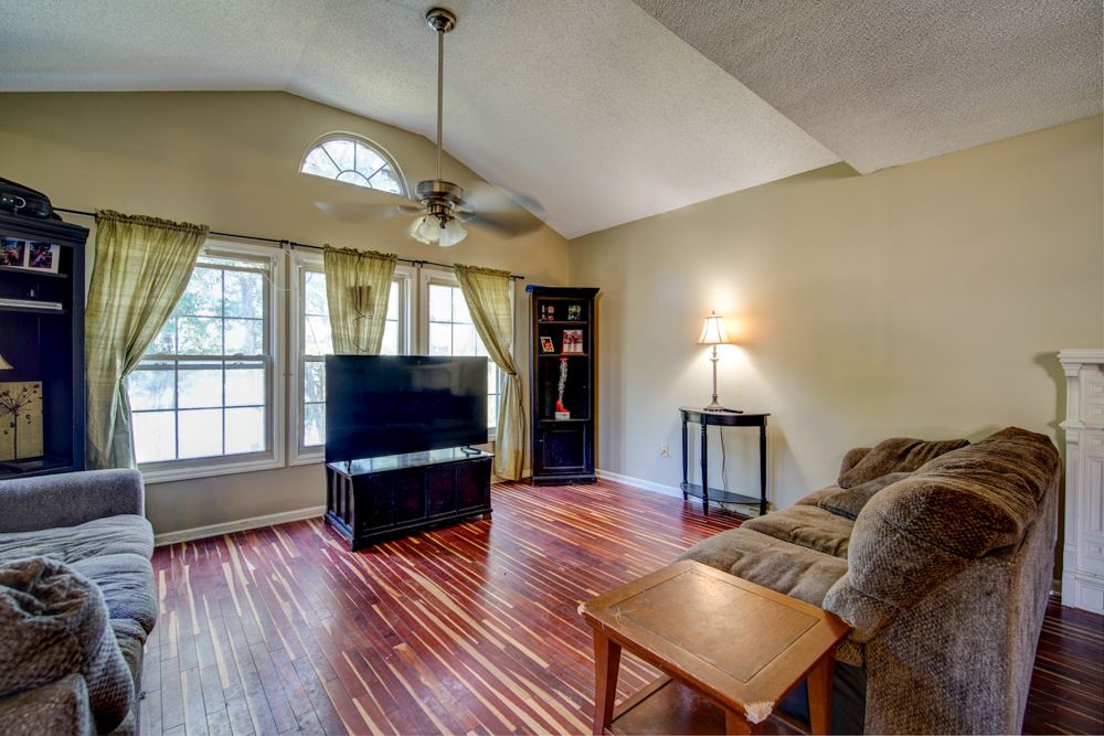 143 Holly Drive Inman, SC 29349 - Photo 8 of 36 Gallery Image 8
