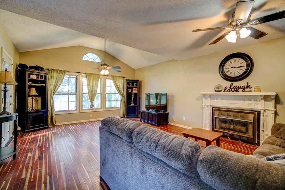 143 Holly Drive Inman, SC 29349 - Photo 9 of 36 Gallery Image 9