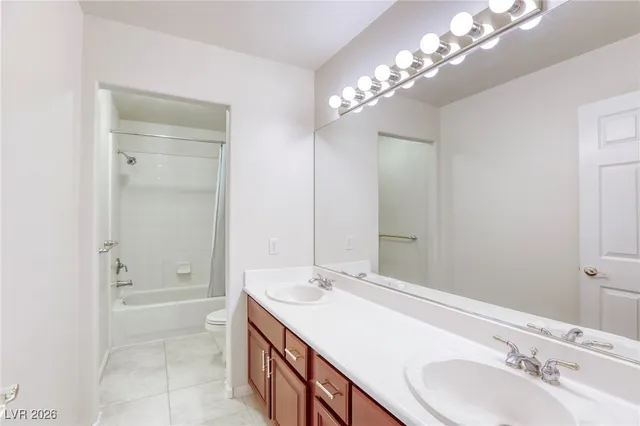 $880,000 | 7641 Jacaranda Bay Street, Las Vegas, NV 89139