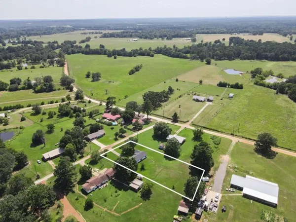 $1,600 | 155 County Road 1815, Crockett, TX 75835