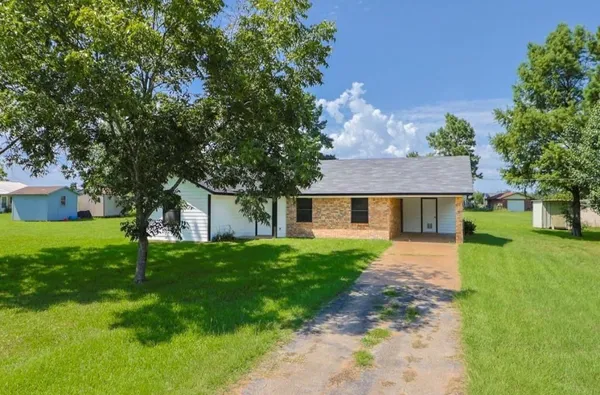 $1,600 | 155 County Road 1815, Crockett, TX 75835