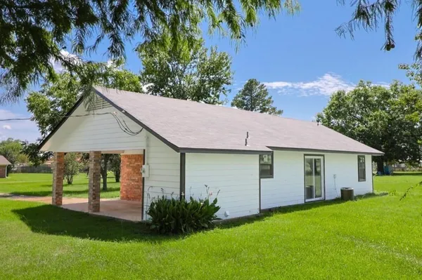 $1,600 | 155 County Road 1815, Crockett, TX 75835