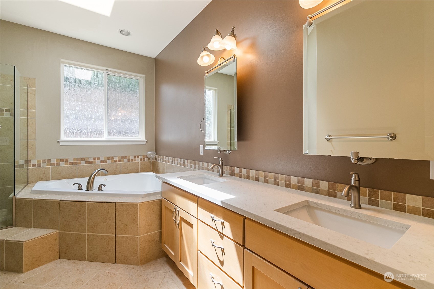 2246 Yew Street Road Bellingham, WA 98229 - Photo 17 of 35 Gallery Image 17