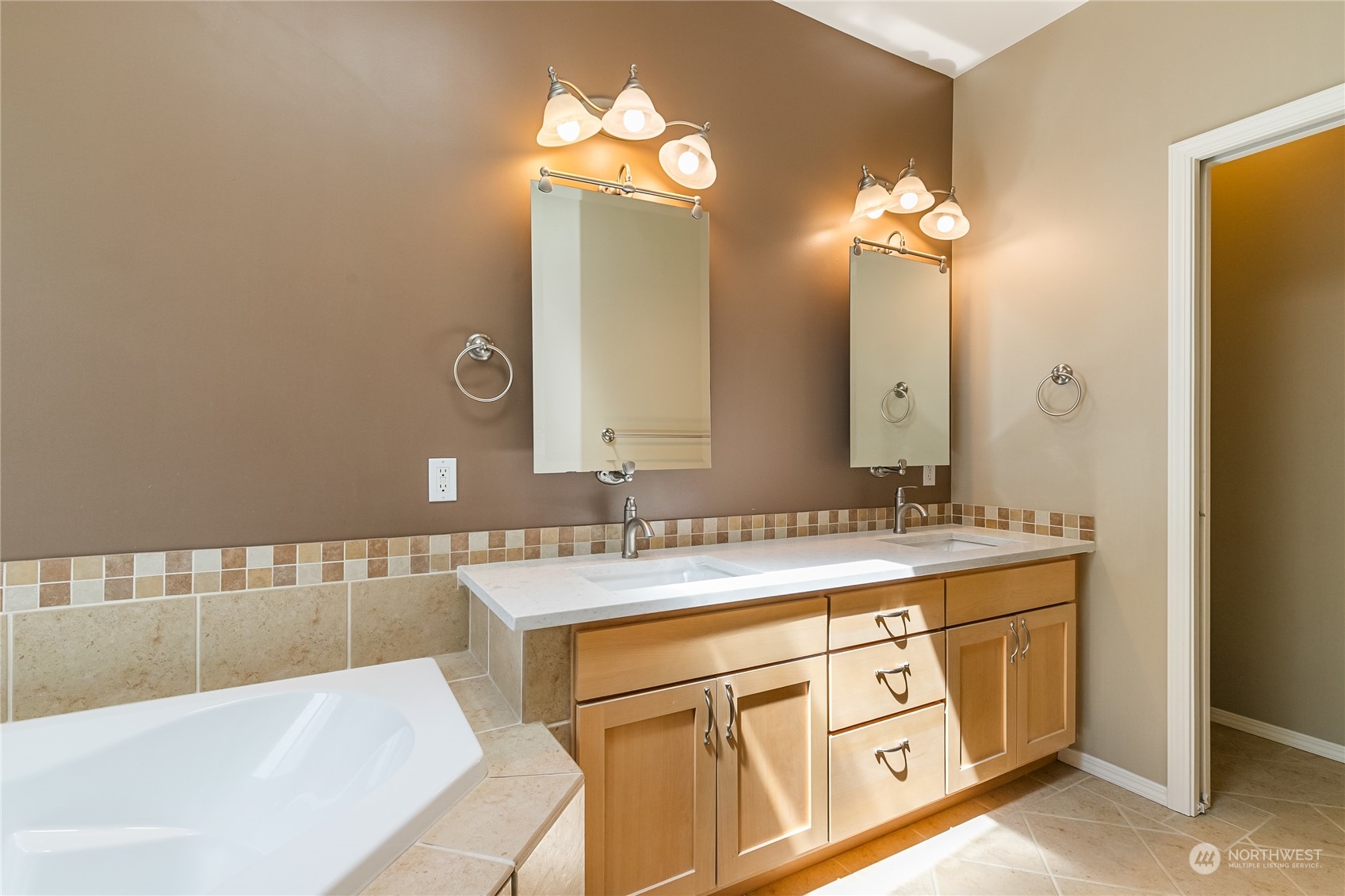 2246 Yew Street Road Bellingham, WA 98229 - Photo 18 of 35 Gallery Image 18