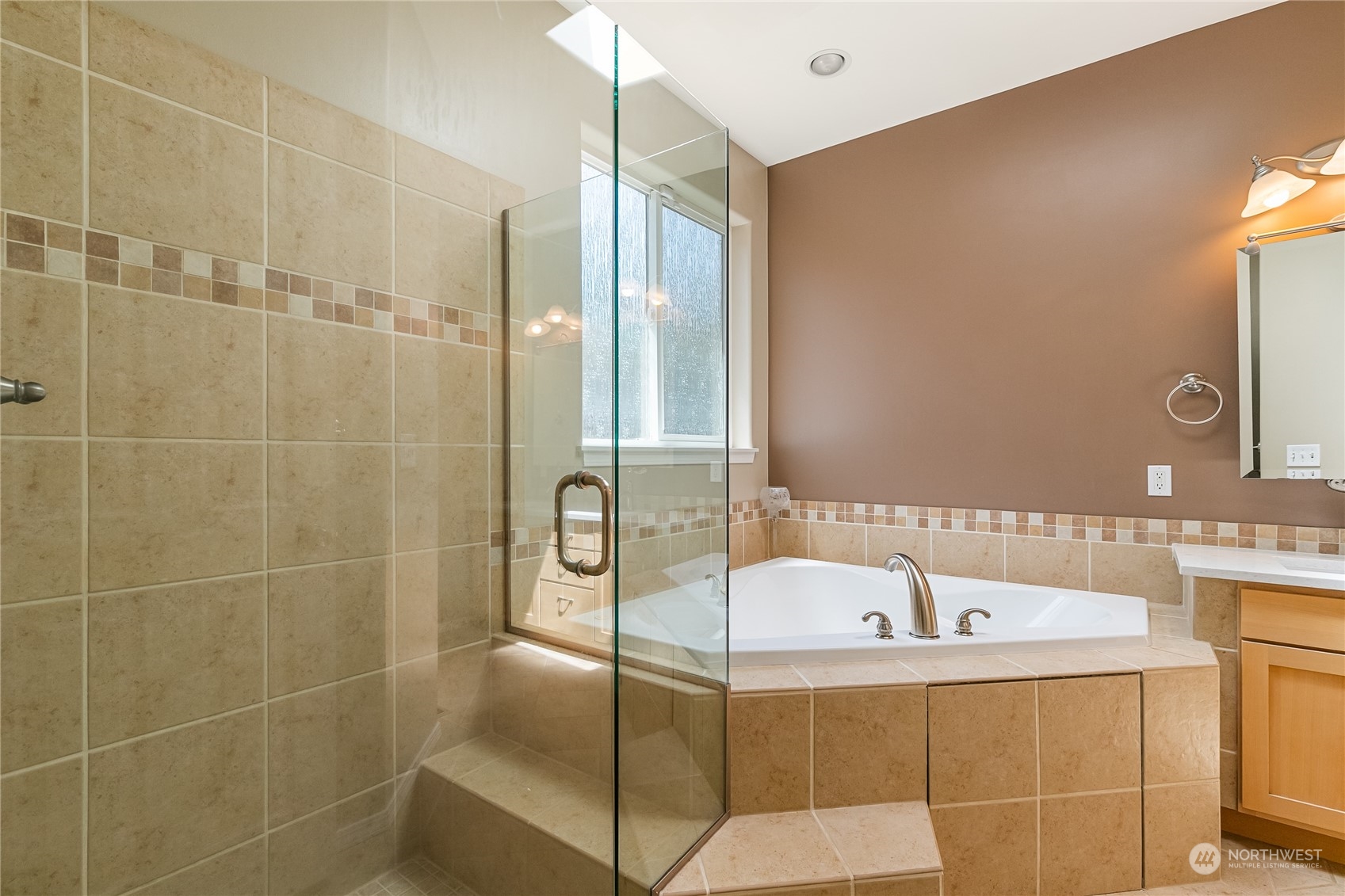 2246 Yew Street Road Bellingham, WA 98229 - Photo 20 of 35 Gallery Image 20
