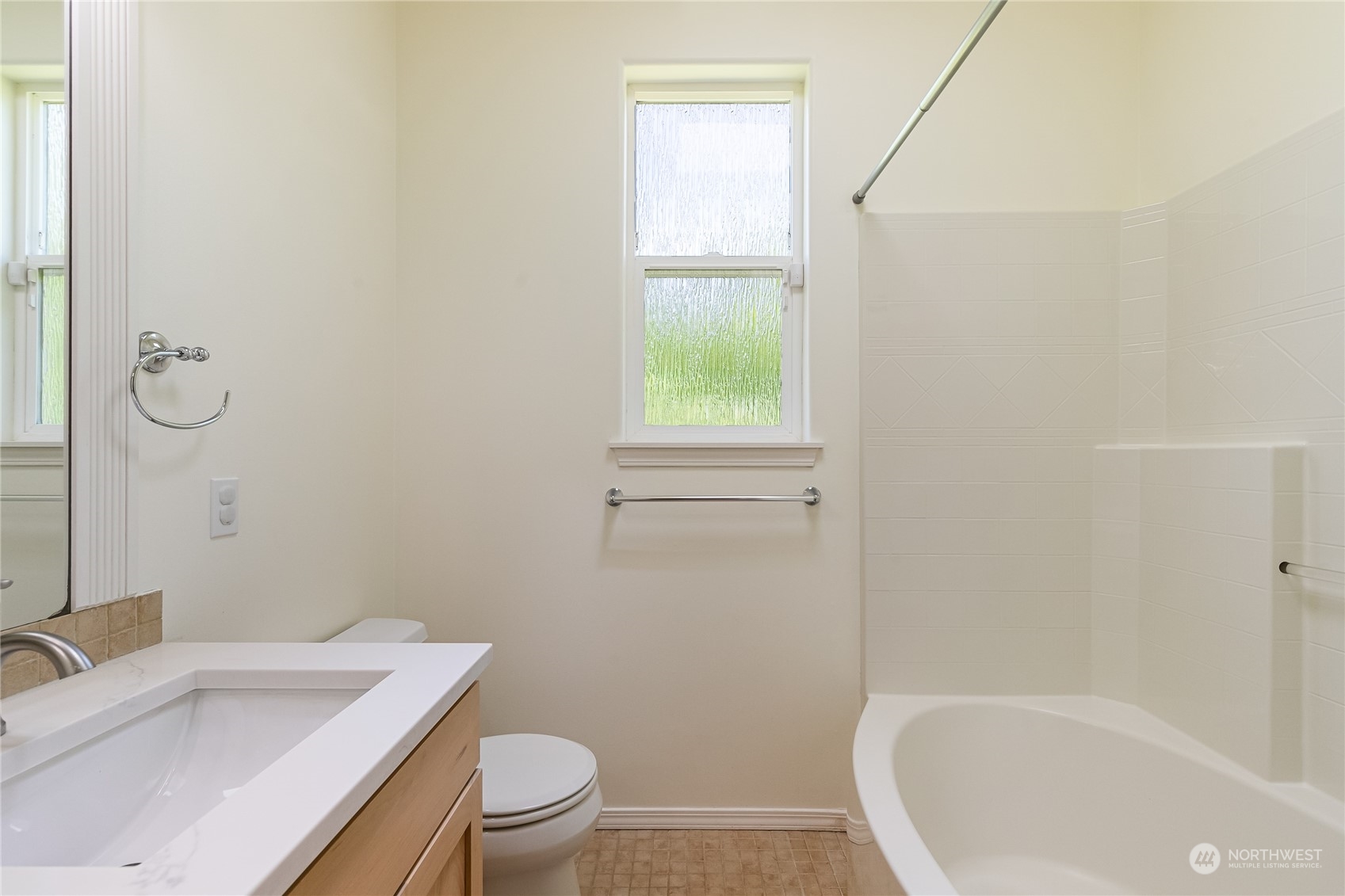 2246 Yew Street Road Bellingham, WA 98229 - Photo 27 of 35 Gallery Image 27