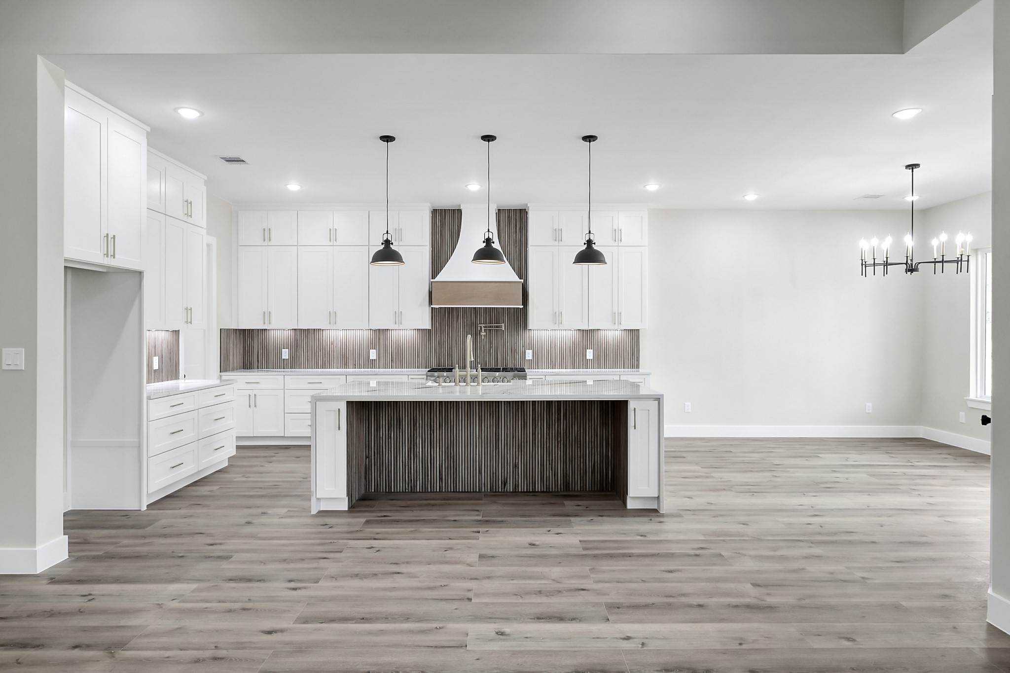 90 Wick Willow Road Montgomery, TX 77356 - Photo 16 of 49 Chef’s kitchen alternate angle