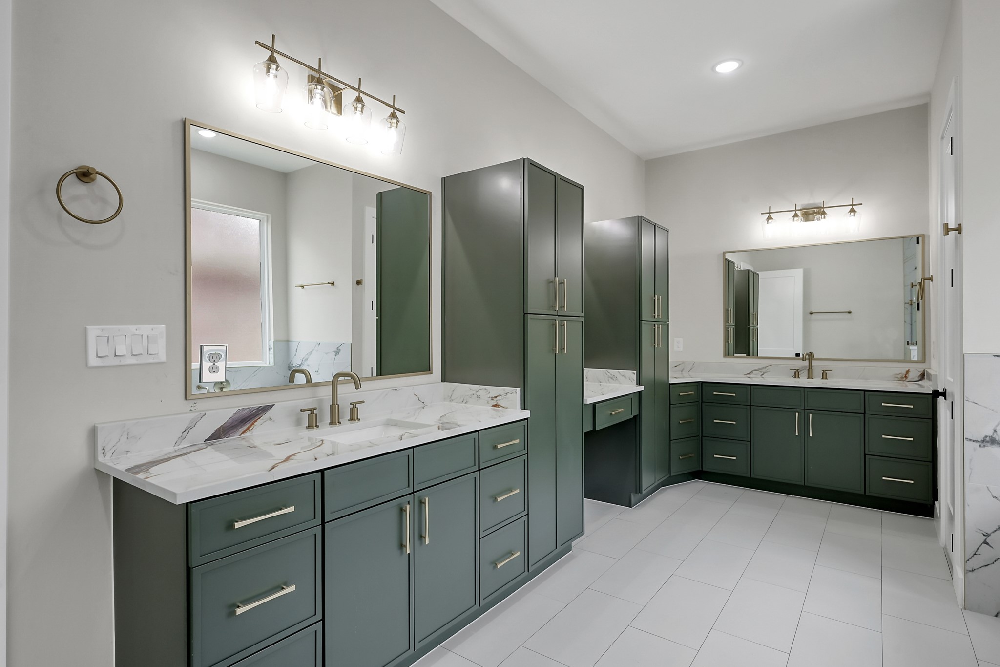 90 Wick Willow Road Montgomery, TX 77356 - Photo 34 of 49 Primary bathroom overview with dual-sink vanity