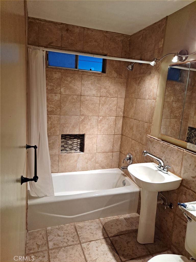 1920 Flora Vista Needles, CA 92363 - Photo 7 of 16