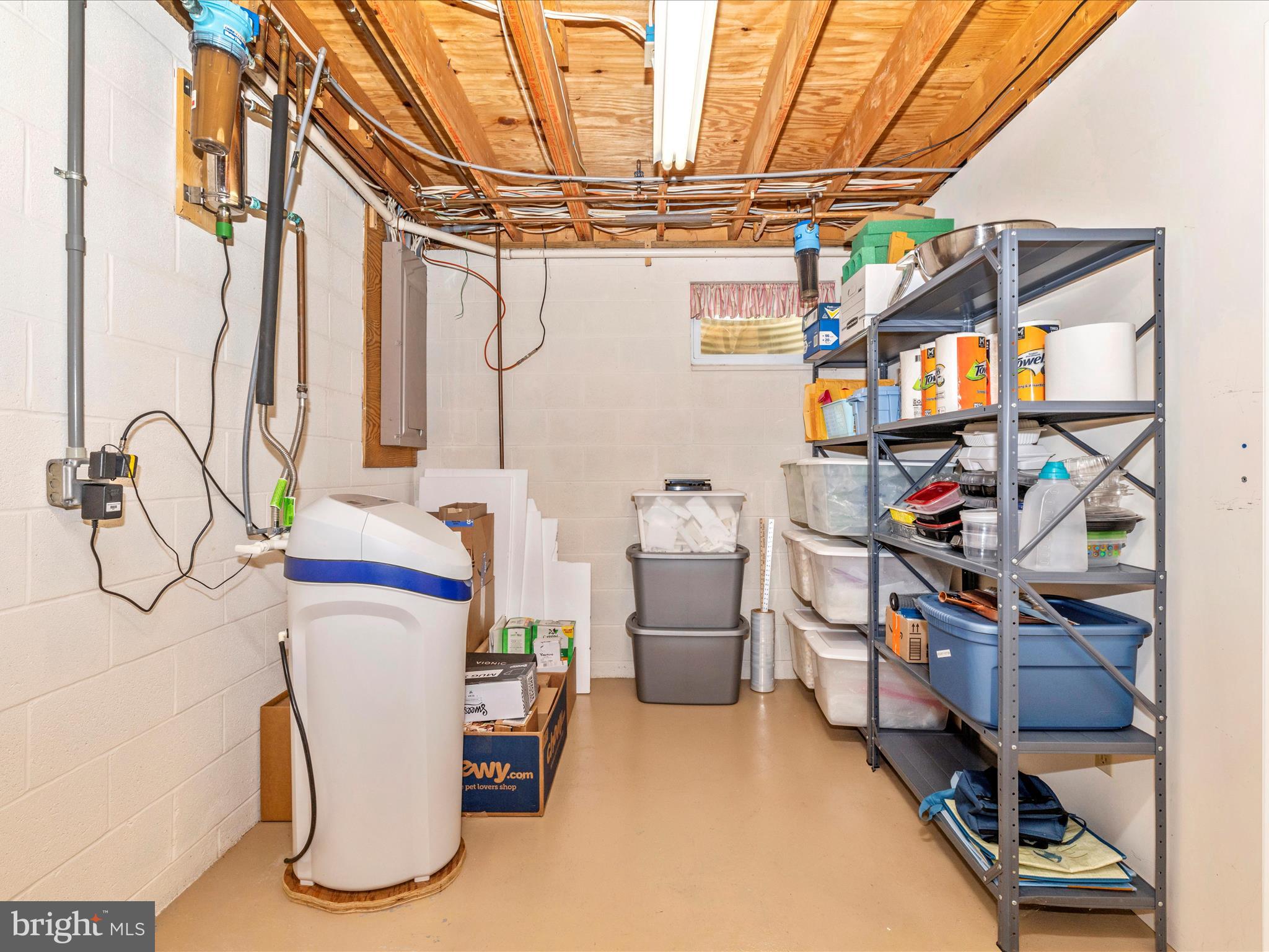 12720 Spickler Road Clear Spring, MD 21722 - Photo 42 of 57 a utility room with dryer and washer