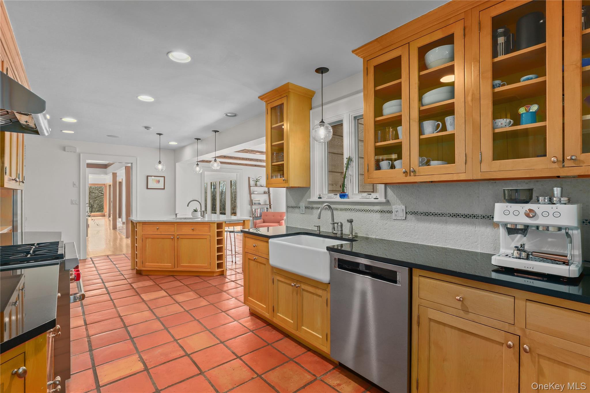 37 Hyatt Road Briarcliff Manor, NY 10510 - Photo 15 of 37