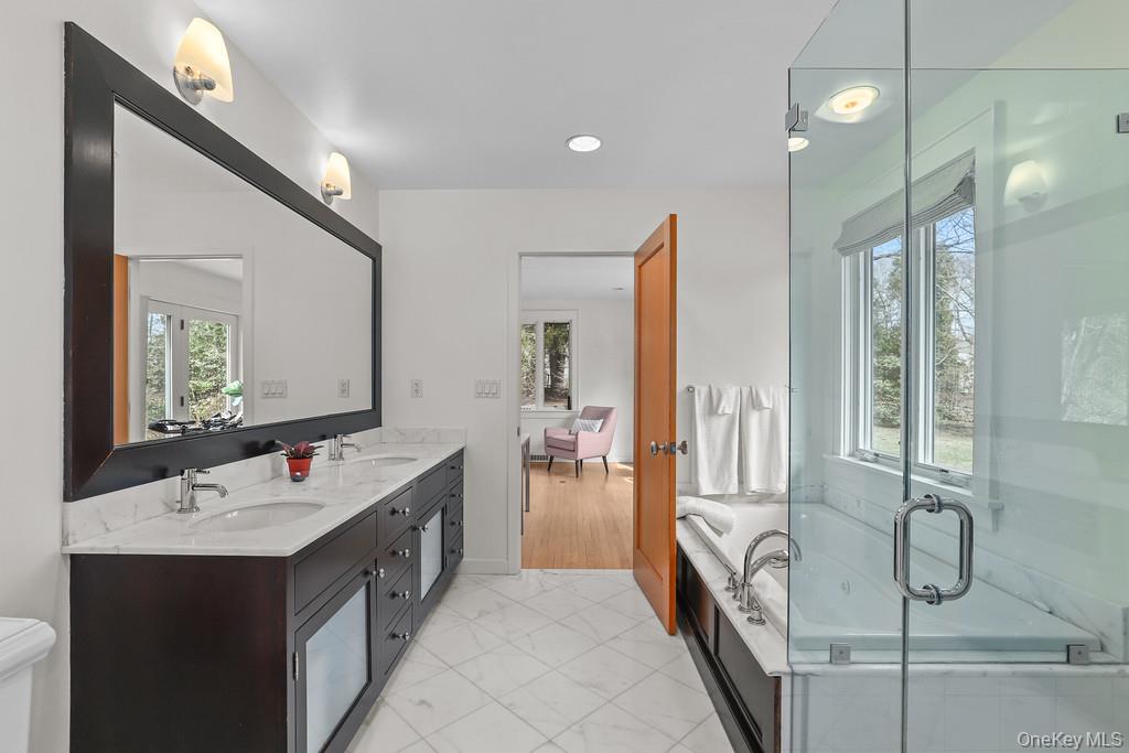 37 Hyatt Road Briarcliff Manor, NY 10510 - Photo 22 of 37 Bath off first floor suite