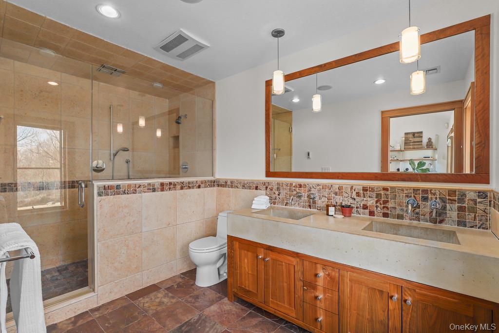 37 Hyatt Road Briarcliff Manor, NY 10510 - Photo 26 of 37 Upstairs primary bath