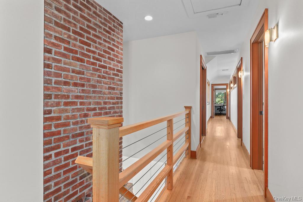 37 Hyatt Road Briarcliff Manor, NY 10510 - Photo 27 of 37 Upper level hallway with architectural details