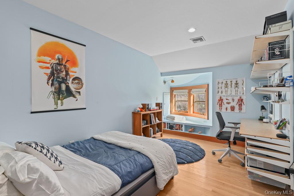 37 Hyatt Road Briarcliff Manor, NY 10510 - Photo 28 of 37 Spacious secondary bedroom