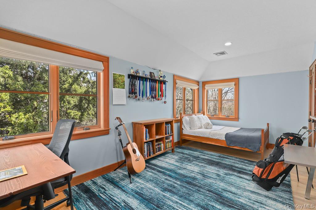 37 Hyatt Road Briarcliff Manor, NY 10510 - Photo 31 of 37 Additional bedroom