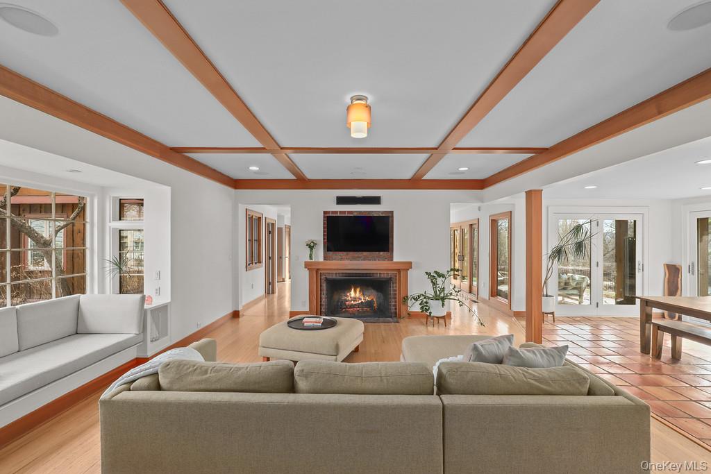 37 Hyatt Road Briarcliff Manor, NY 10510 - Photo 6 of 37