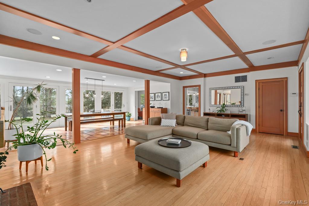 37 Hyatt Road Briarcliff Manor, NY 10510 - Photo 8 of 37