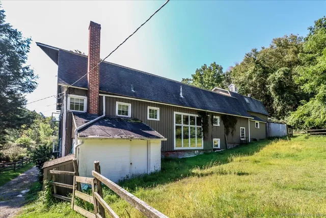 $3,300 | 155 Squash Hollow Road, New Milford, CT 06776