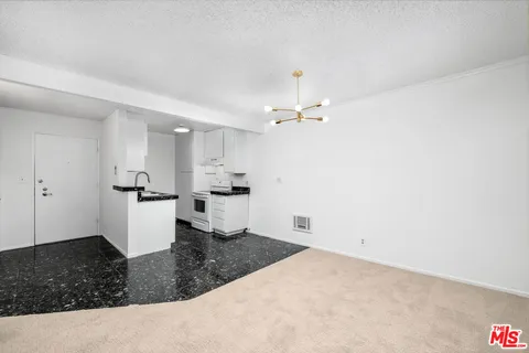 $475,000 | 355 South Los Robles Avenue, Unit 210, Pasadena, CA 91101