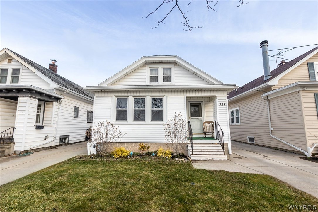 327 Westgate Road Tonawanda, NY 14217 - Photo 1 of 1 Welcome home to 327 Westgate!
