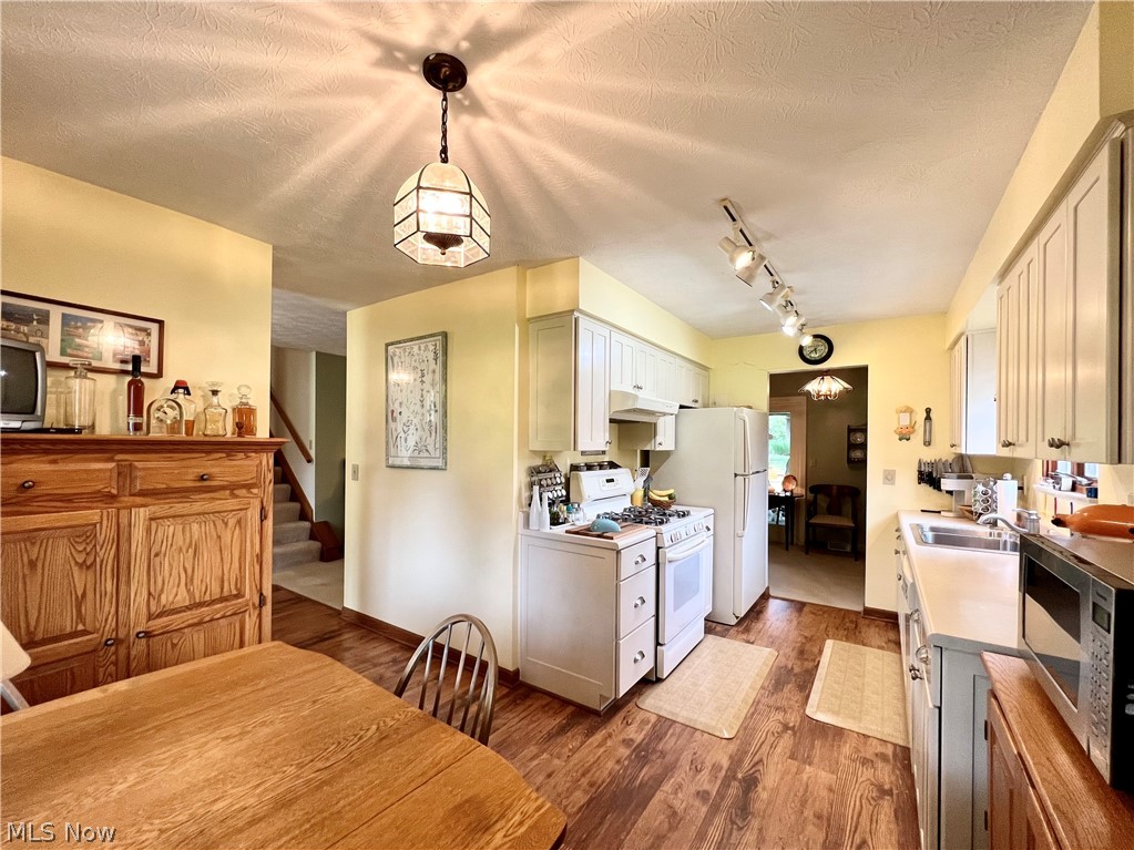 4076 Huffman Road Medina, OH 44256 - Photo 8 of 35 Gallery Image 8