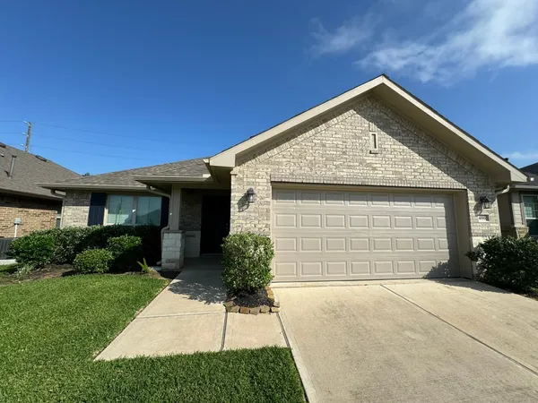 $2,095 | 486 Terra Vista Circle, Montgomery, TX 77356